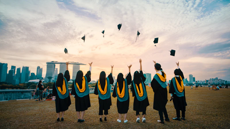Pathway College vs University: Which Should You Choose?